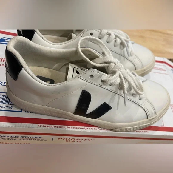 Veja Black and White Sneakers - Picture 6 of 9